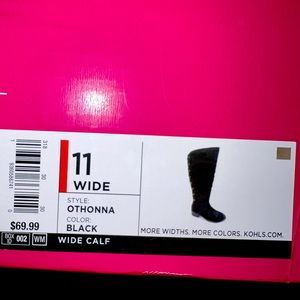 Knee Boots NWT 11W tie back.